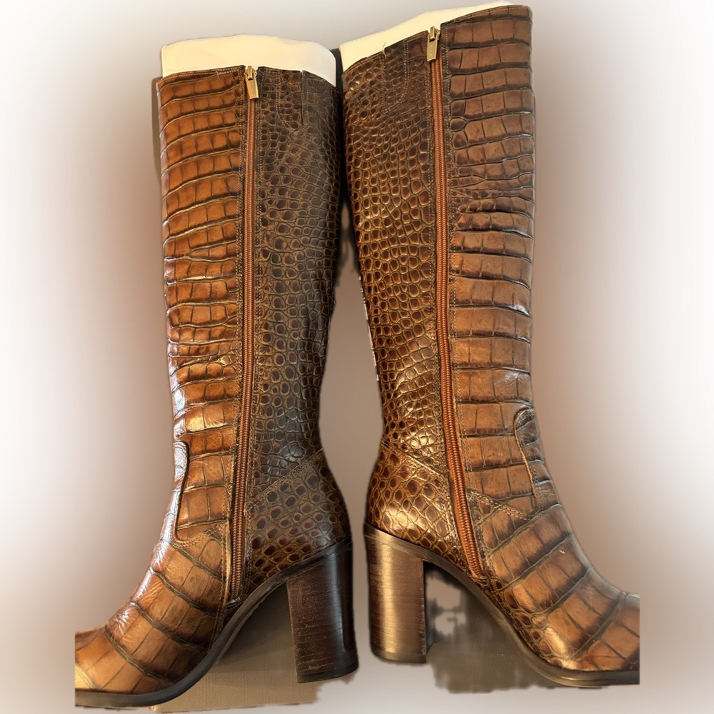 NEW IN BOX NIB Vince Camuto Rich Cocoa Glazed Croco Embossed Heeled Tall Boots